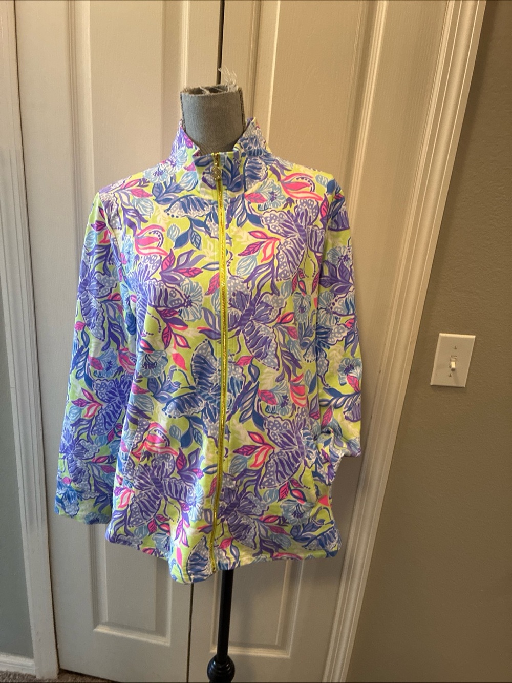 Lilly Pulitzer ladies Leona full zip jacket size large spf 50+